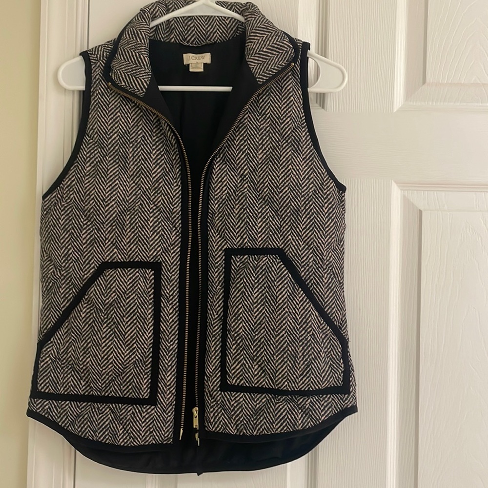 JCREW herringbone vest, like new, size XXS, but can fit up to a small